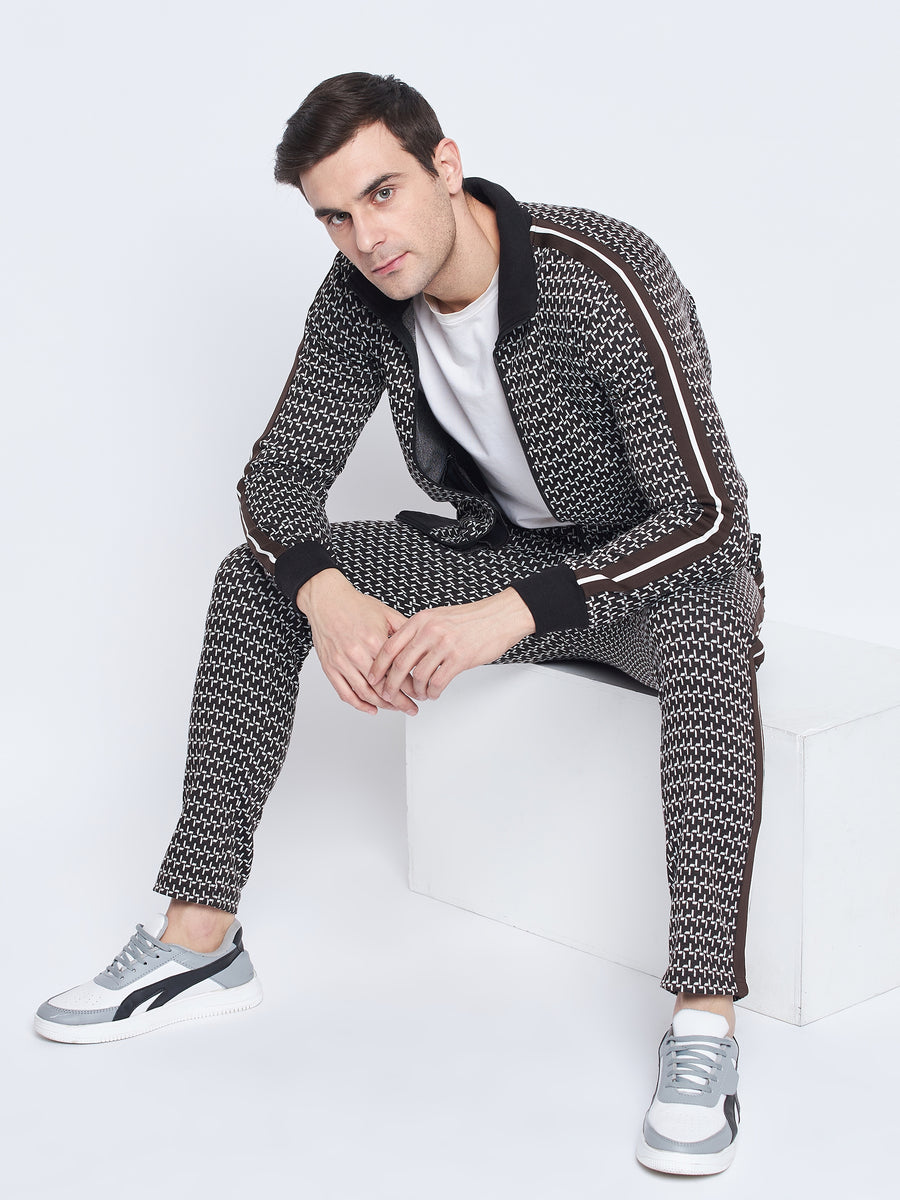 Tracking suit sales online